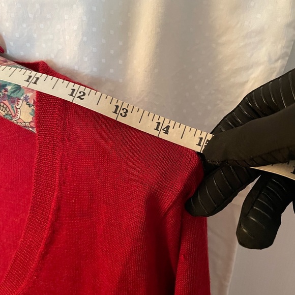 NWOT Merino Acrylic blend V-Neck Red light weight long sleeve sweater - Picture 7 of 10